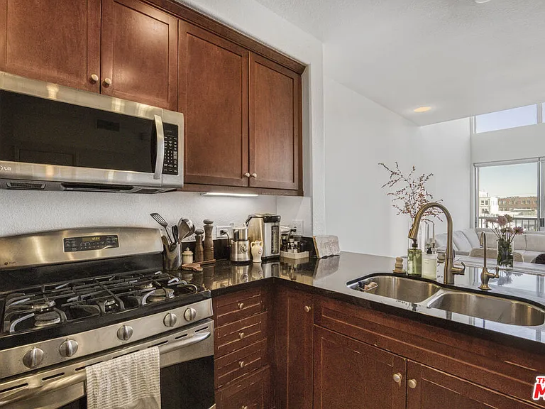 629 Traction Ave #412 — Photo 3