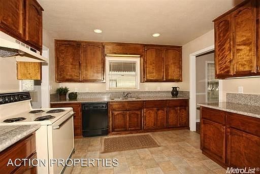 3rd image of 415 Encinal Ave