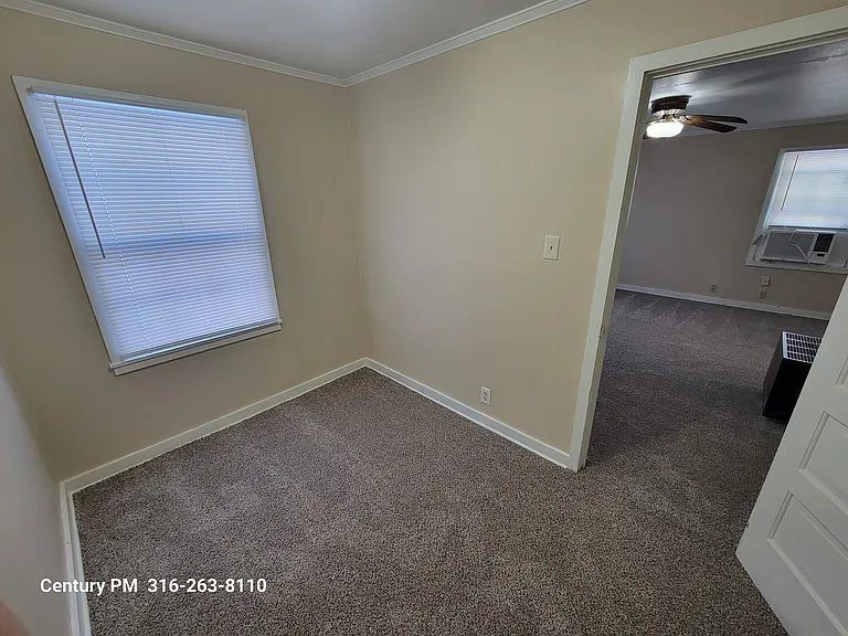 4011 E Whitney Ln — Photo 17