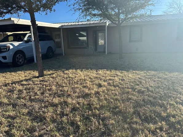 1925 S McElroy St, Crane, TX 79731