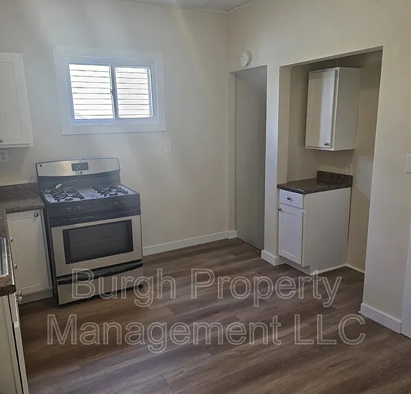 222 Vine St — Photo 5