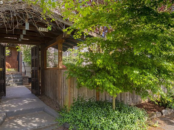 2nd image of 3524 SE 65th Ave