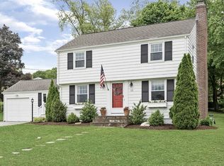 12 Wildacre Dr, Cranston, RI 02920