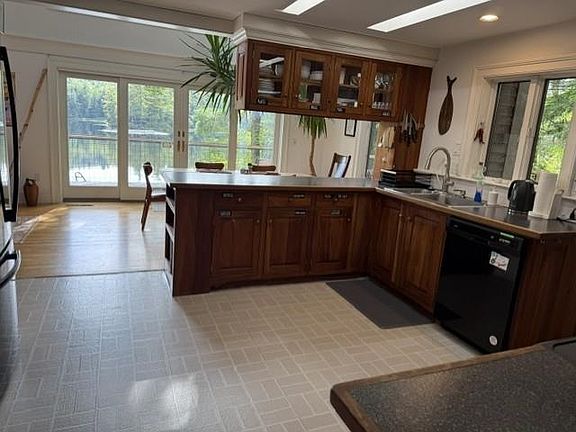 2nd image of 98 Old Blaisdell Rd