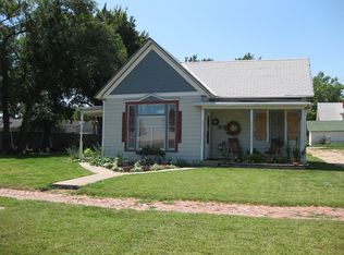 813 12th St, Aurora, NE 68818