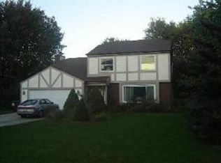 1211 Carol Crest Dr, Dundee, IL 60118