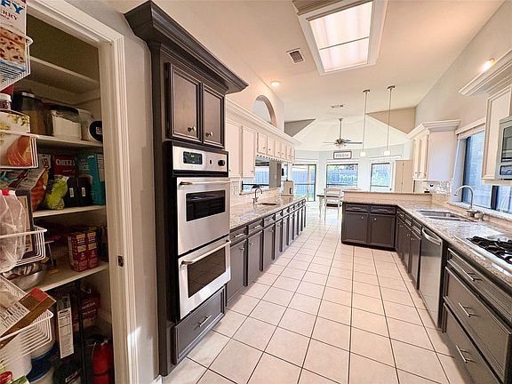 5th image of 503 Province Place Dr