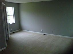 5th image of 108 Carriage Pl
