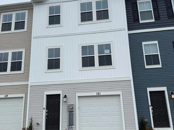 121 Kinkade Ct, Martinsburg, WV 25403
