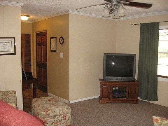 2nd image of 1560 Main St