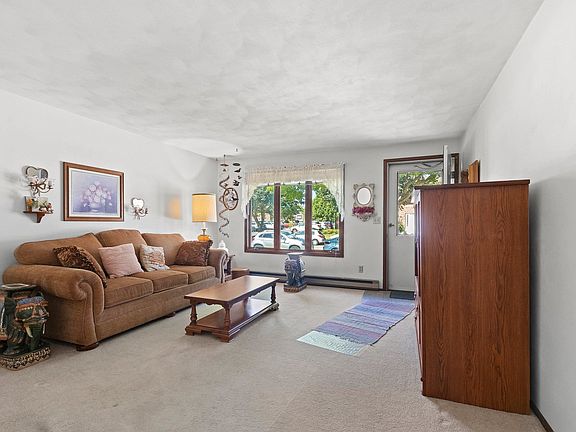 5th image of 3144 N Lawe St Unit 3144