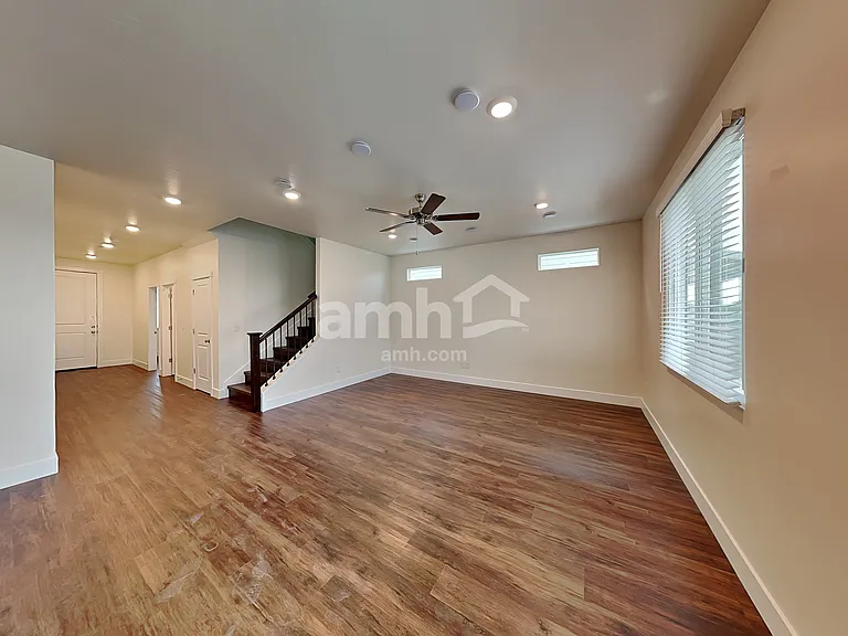 1052 S Woodsome Ave — Photo 6