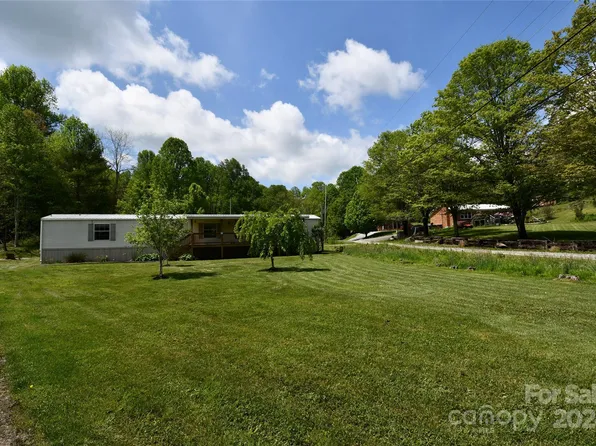 32 McMahan Dr, Spruce Pine, NC 28777