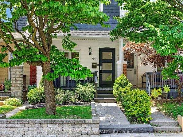 44 Bastedo Ave, Toronto, ON M4C 3M9