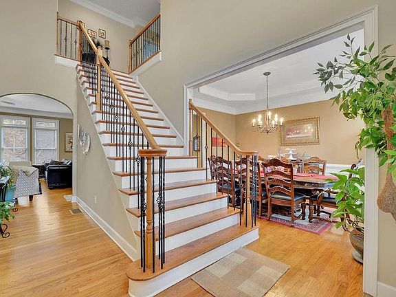 4th image of 100 Trowbridge Rd