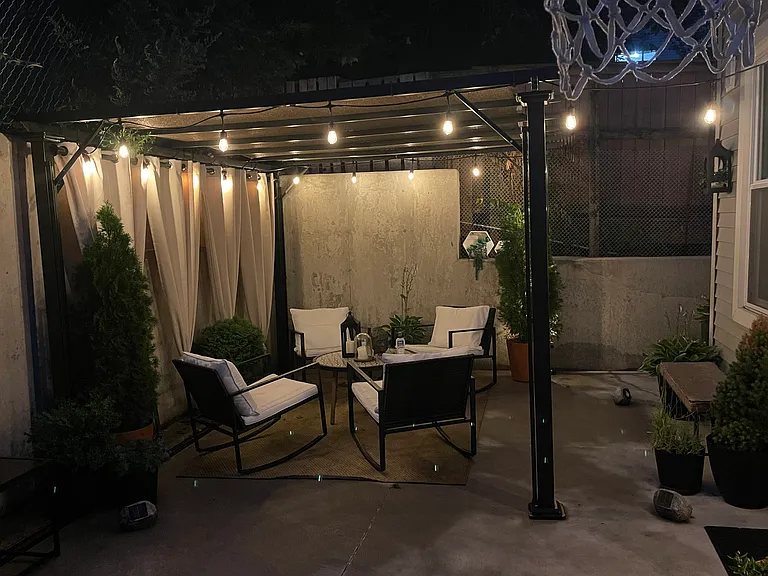 290 Clifton Ave — Photo 17