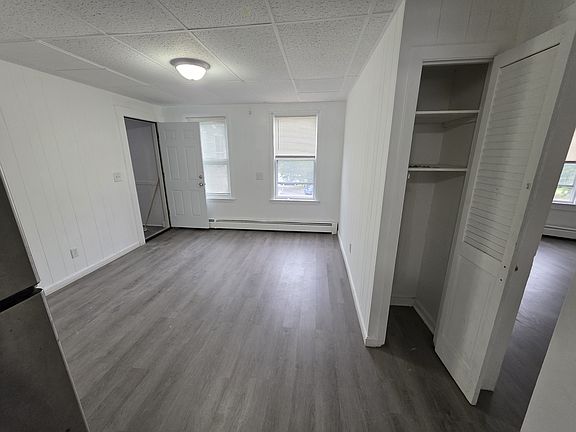 3rd image of 264 Bailey St Floor 2