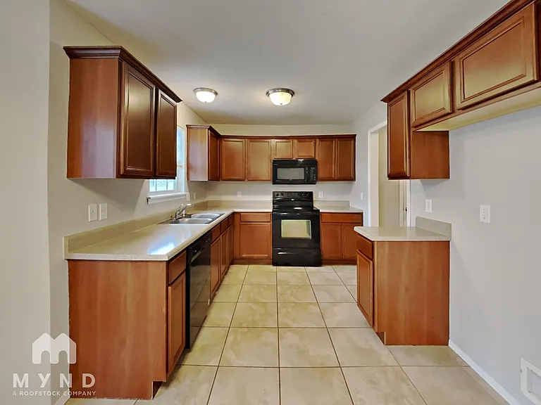 1147 S Arcadia Ave — Photo 4