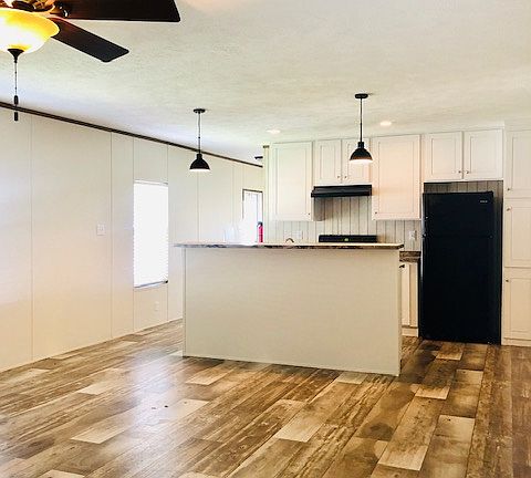 3rd image of 2575 W Martin Luther King Blvd Lot A16