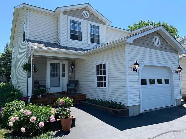 25 Cardinal Cir, Saint Albans, VT 05478