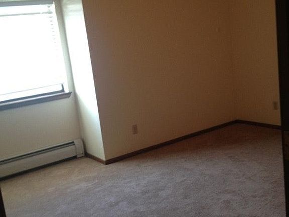 5th image of 200 Carroll St