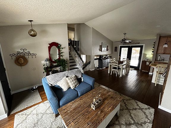 3rd image of 5855 E Old Farm Cir