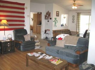 1058 Hillside Dr, Cottage Grove, OR 97424