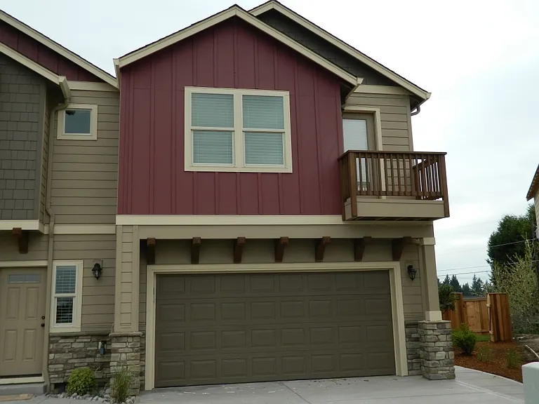 209 N 33rd Ct — Photo 3