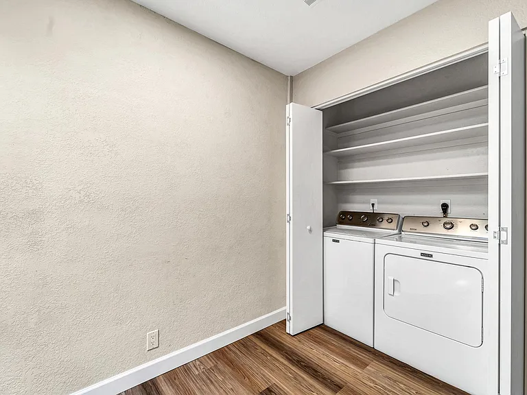 317 W Hononegh Dr #7 — Photo 15