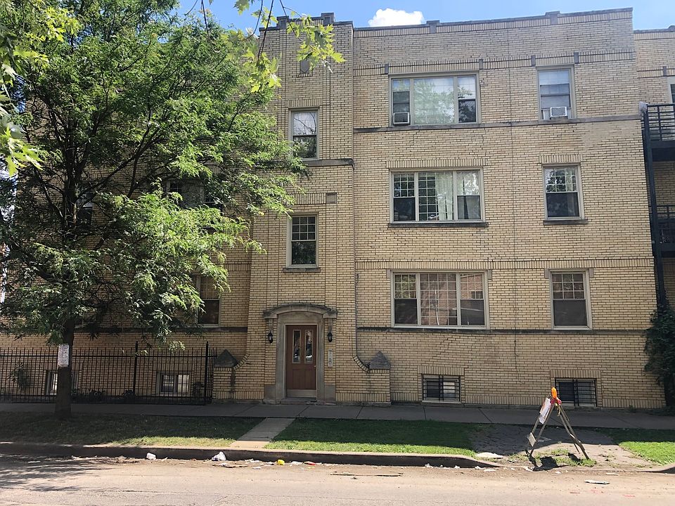 1st image of 2821 W Rosemont Ave APT 1