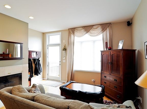 4th image of 1811 W Winnemac Ave Unit E