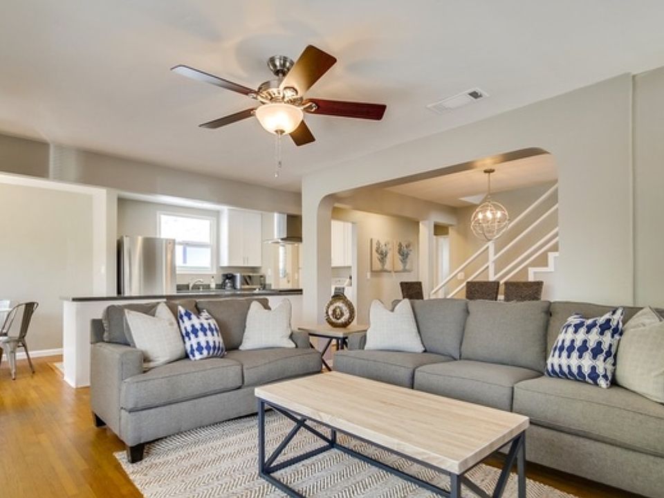 1st image of 832 Capistrano Pl