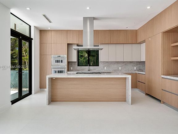 4th image of 8620 SW 112th St