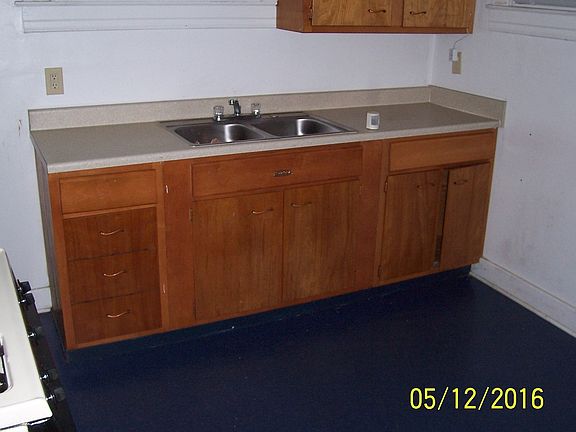 2nd image of 303 Cecil Ave
