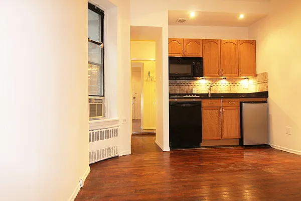 Rented by FirstService Realty (legacy) | media 8