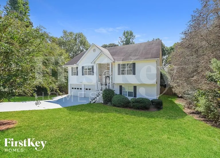 194 Rochester Ct — Photo 2