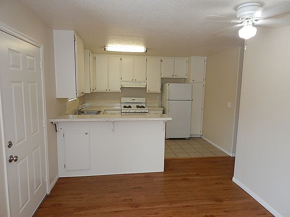 5th image of 2629 B St APT 2