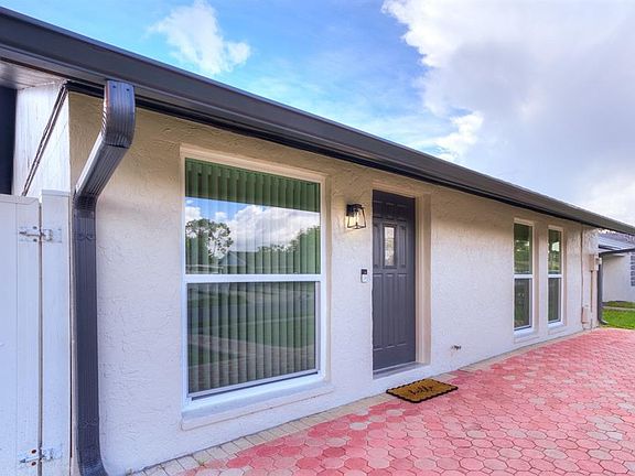 2nd image of 8541 Briar Grove Cir