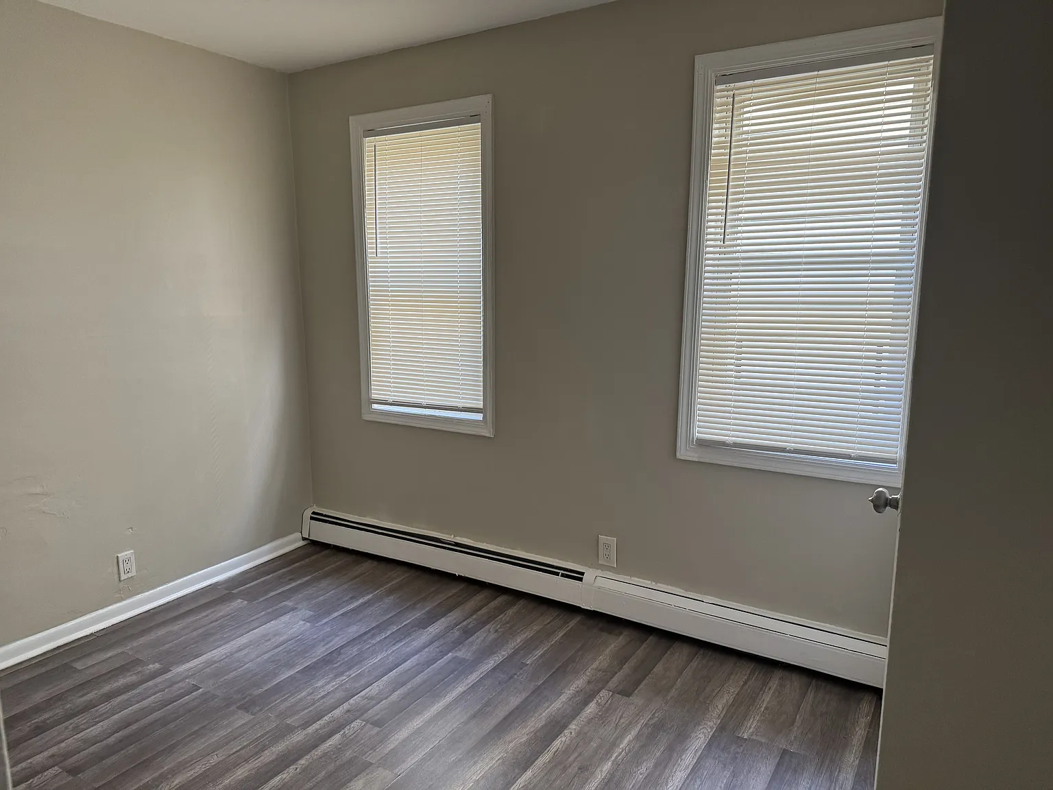 3 Bedroom, 1 Bath w/ stainless steel appliances in North Ironbound, Newark — Photo 4