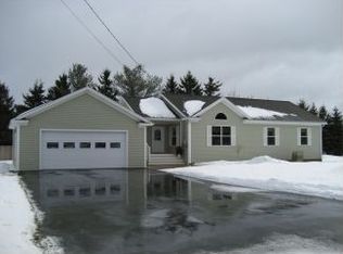 15 Fords Ln, Mapleton, ME 04757