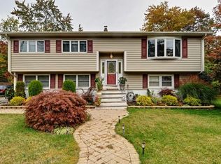 43 Mast Rd, Hopatcong, NJ 07843