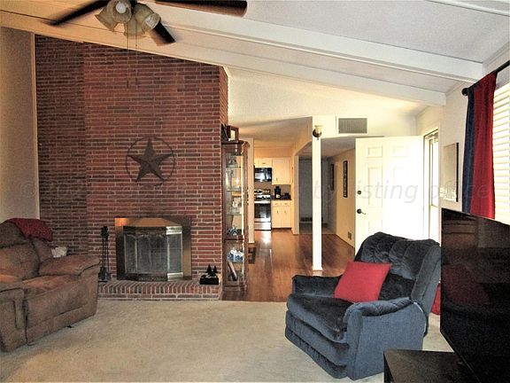 4th image of 1145 E Harvester Ave