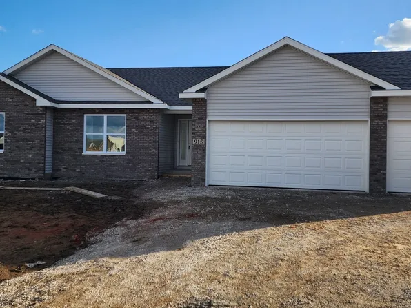 915 E Jesse Ct, Coal City, IL 60416