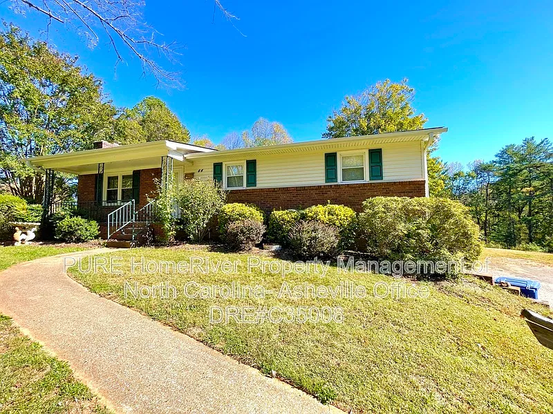 3 bed, 2.0 bath, $2,200 — Photo 1