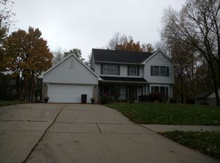 3925 Applegrove Ln, Lansing, MI 48911