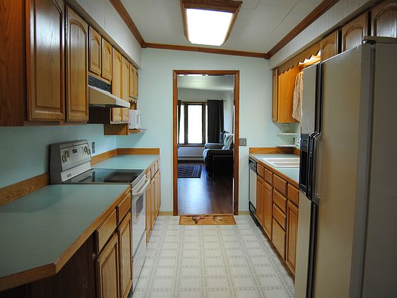 5th image of 2253 Jack St
