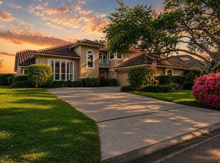 4731 Coconut Palm Cir NE, Saint Petersburg, FL 33703