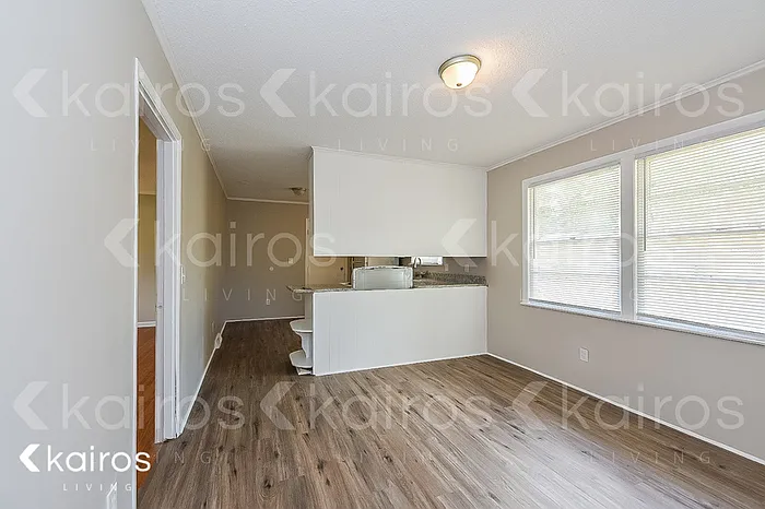 3 bed, 1.5 bath, 1056 sqft, $1,720 — Photo 4