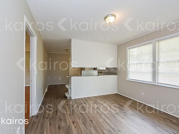 4th image of 313 Shoreditch Dr