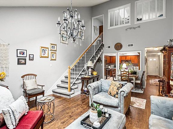 4th image of 572 Brookshire Way